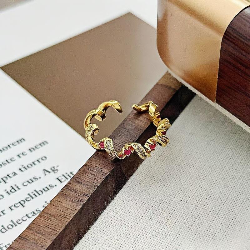 Medieval Vintage Retro Stacked Colored Zircon Temperament Ring Female Niche Design Sense Light Luxury Colored Treasure Ring