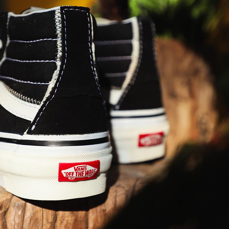 Vans Sk8-Hi Reconstruct - Black White Unisex Sneakers True-White VN0005UK6BT