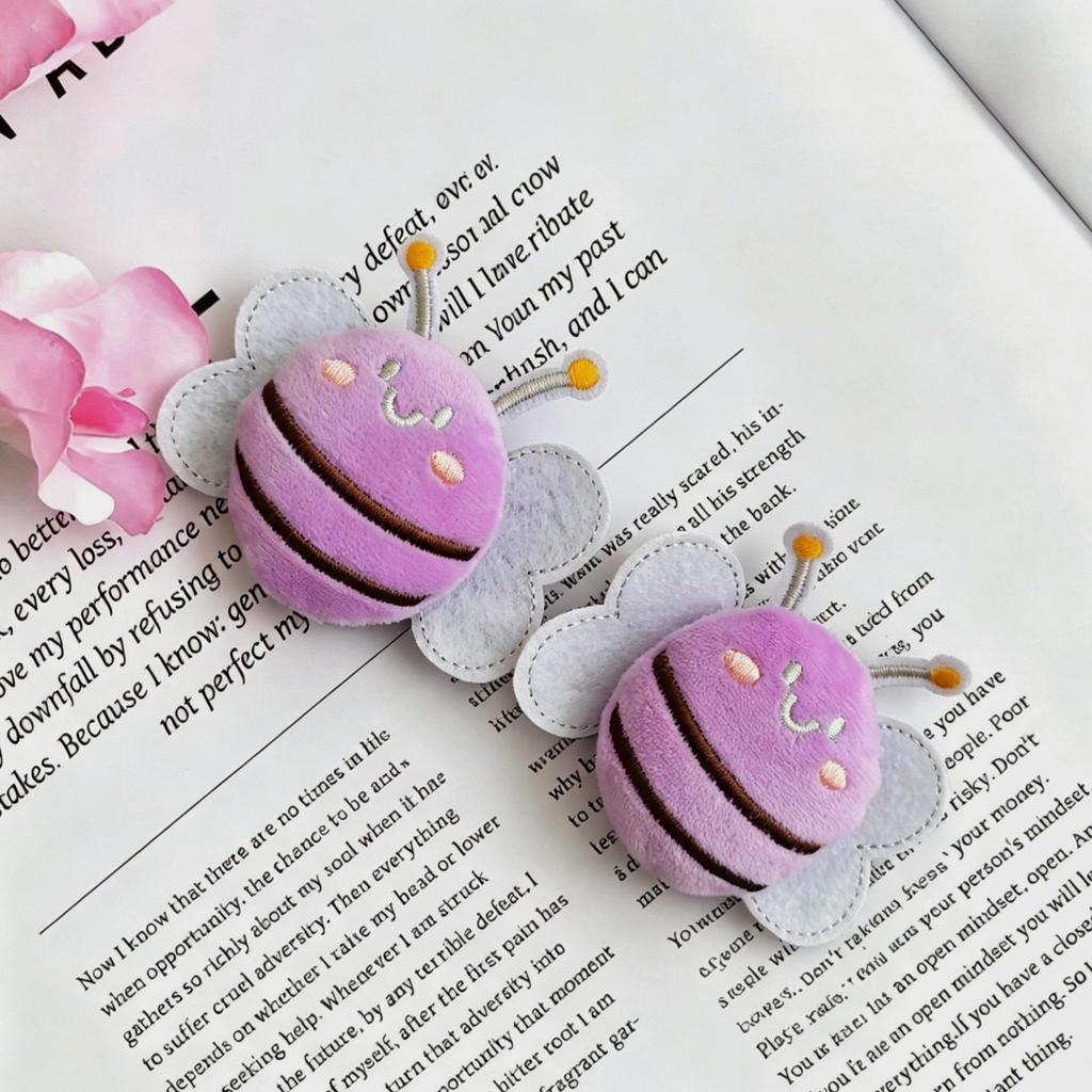 Colorful Cartoon Bee Plush Brooch Pendant for Clothes, Shoes, Hair, and Bags.