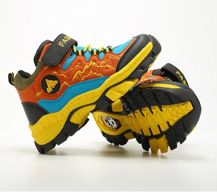 Warm Boys' Winter Snow Boots with Plus Velvet, Thickened for Northeast Weather, Suitable for Big Kids.