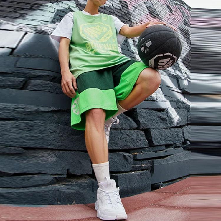 Li Ning X Jon Burgerman Artist Collaboration Series Logo Print Spliced Loose Fit Competition Shorts Men Shorts AAPR371-5