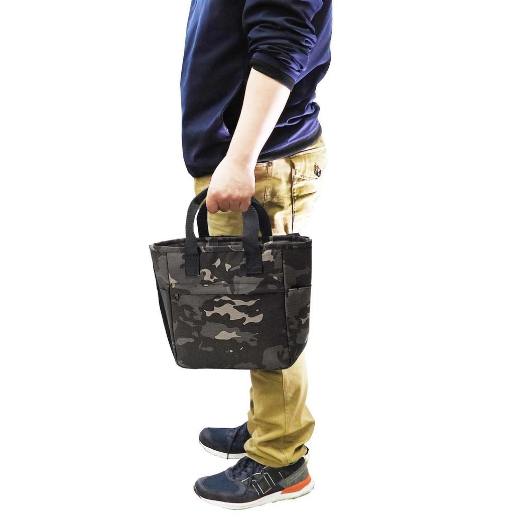 Torne Insulated Lunch Garnde Fits a 500ml PET Bottle Aluminum Interior for Enhanced Includes Ice Pack Pocket and Exterior Zipper 24cm W x 25cm H x