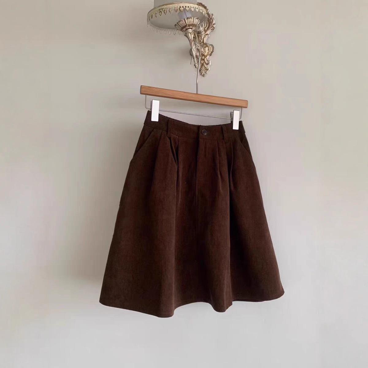 

Highly recommended! Elegant A-line corduroy skirt for women, perfect for autumn/winter. Simple and versatile with a high-end aura. Medium (M) коричневый