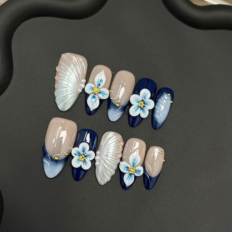 Handgefertigte French Blue Ozean Press-on Nägel mit handgeschnitztem Blumen-Design Falsche Nägel Tragbare Wiederverwendbare Nägel für Mädchen & Frauen