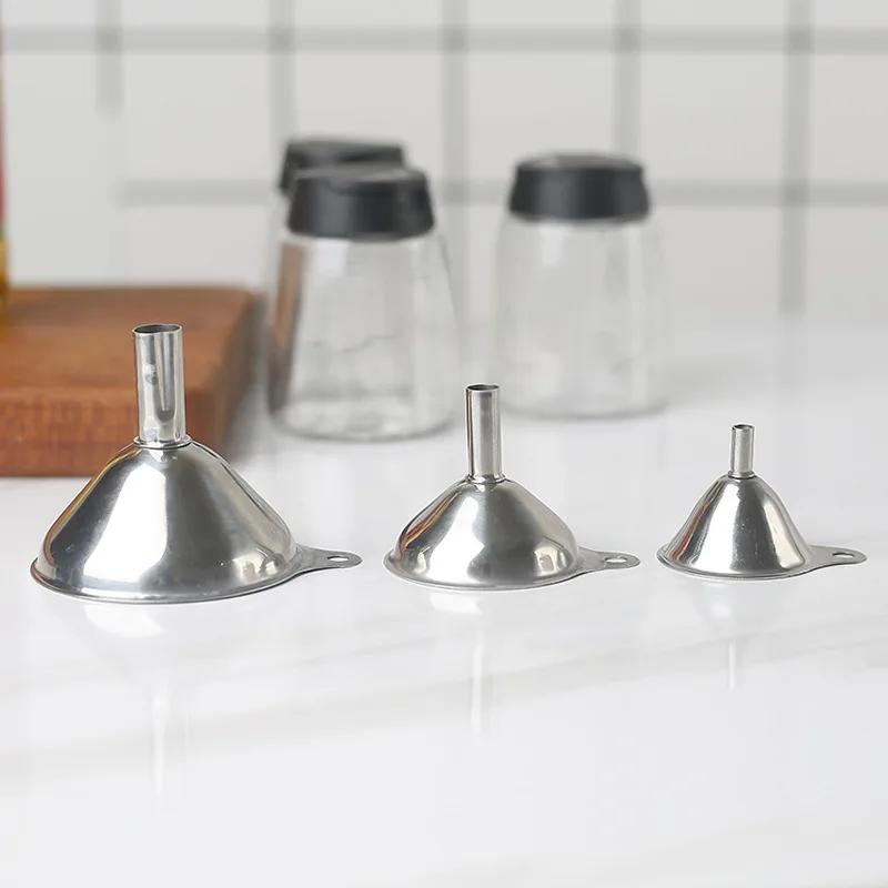 Manufacturer wholesale stainless steel funnel three-piece set kitchen tool small funnel household creative oil leakage set
