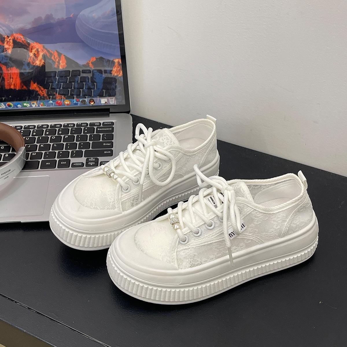 

2025 summer little white shoes new Korean version ins female students thick sole heightening mesh breathable casual shoes tide w2639 35