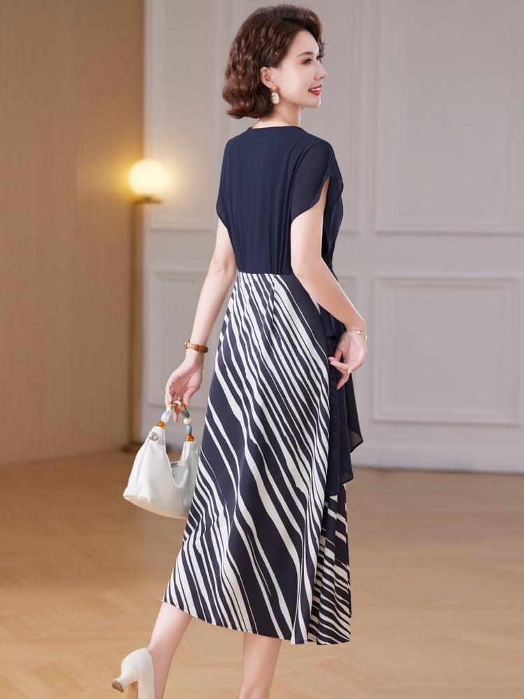 Sommer-Midikleid im chinesischen Stil für junge Mütter – Kurzärmlig, locker, Fake-Zweiteiler-Design für Frauen mittleren Alters