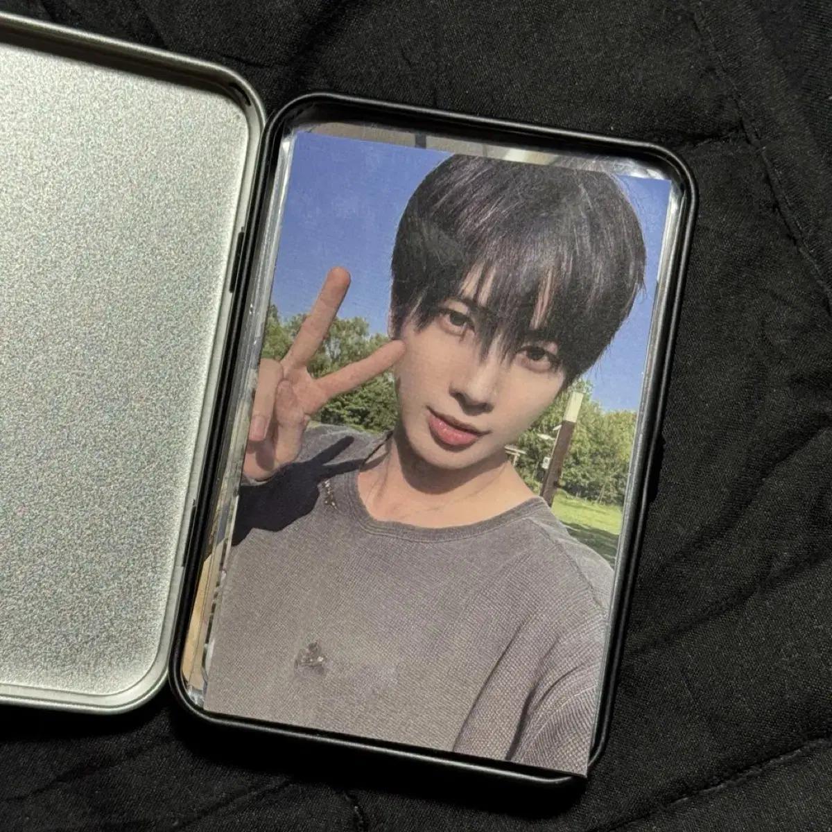 

Tomorrow X Together Моазон Тэхён Фотокарточка