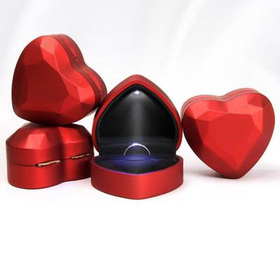 Limeimei Heart Shape LED Light Ring Holder Box Proposal Wedding Band Display Storage Case