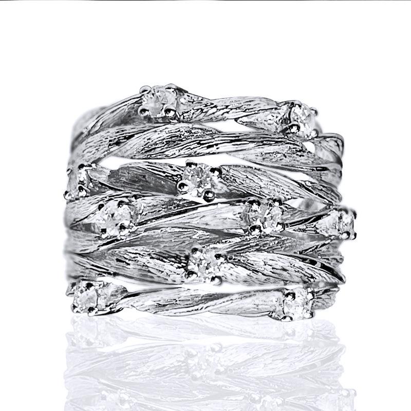 Cao Shi Gold-Tone Winding Vine Ring for Women - Fashionable Wide Band with Sparkling Zirconia Bird's Nest Design
