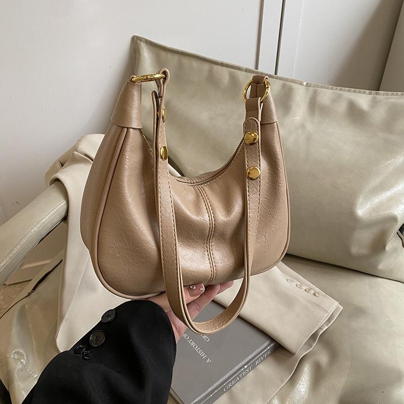 

Ретро зарубежная наплечная сумка женская 2025 новая осень и зима простая модная тенденция зарубежный стиль для работы однотонная сумка-мессенджер хаки