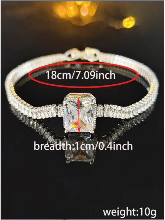 Sophisticated Square Zircon Bracelet: Elegant and Versatile for Daily Commutes or Banquets