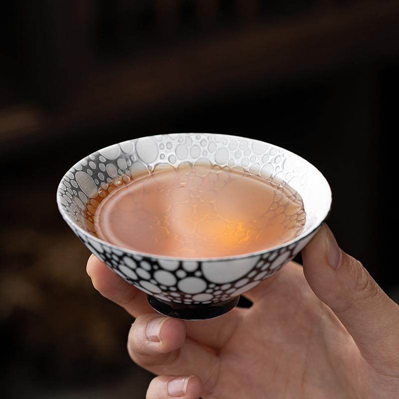 Handvergoldete 999er Sterlingsilber-Teetasse Keramik-Teetasse mit eingelegter Silber-Teelampe Kung-Fu-Teetasse Vergoldetes Silber Meistertasse