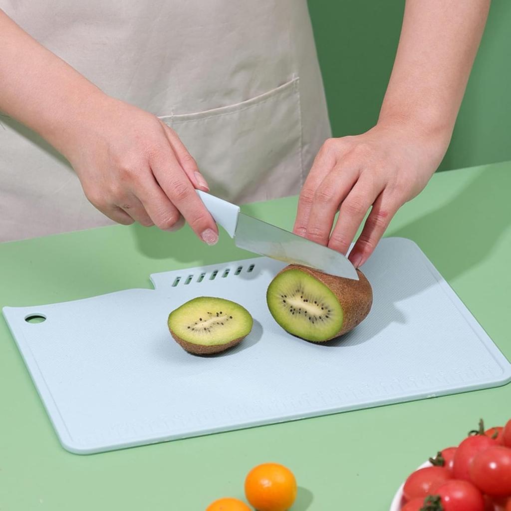 Kitchen Plastic Cutting Board, Reusable Plastic Utility Cutting Board Multifunctional Portable Fruit Chopping Board with Hanging Hole for