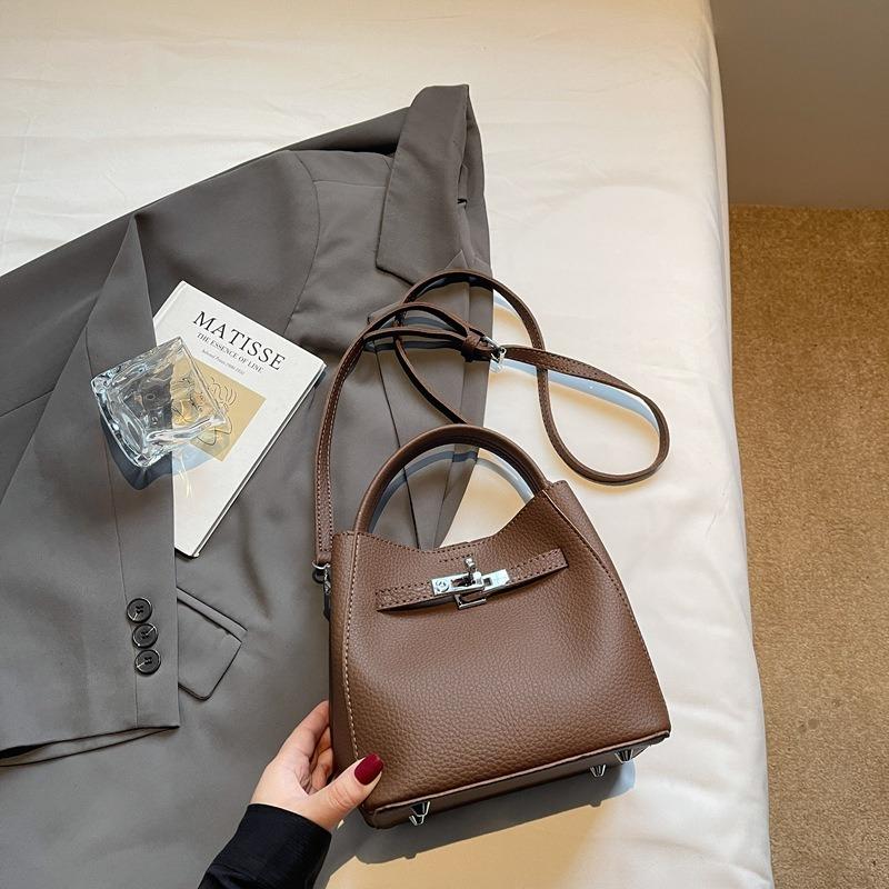 Simple Handbag Small Bag Women's Autumn New High-value Bucket Bag Commuter Casual Shoulder Messenger Bag