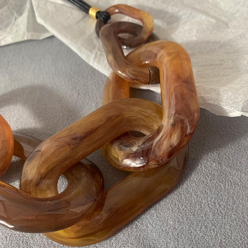 Vintage Resin Chain Leather Rope Necklace: A Unique Blend of European and American Design with Chinese Retro Flair