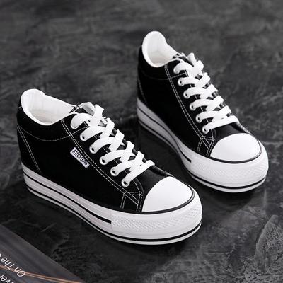 Frühling 2025 neue Plattform-Canvas-Schuhe Damen Innenhöherhöhung Vielseitige lässige weiße Schuhe Größe 34 Koreanische Version von Muffin-Plateau-Schuhen