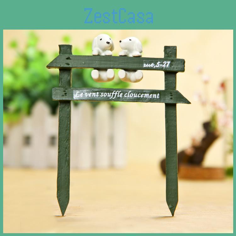 White Creative Fence Dog Scene Mini Model Ornament For Decoration Garden