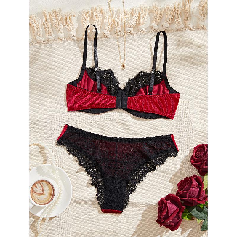 

Европейский и американский сексуальный комплект бюстгальтера - Уменьшающий большую грудь, Предотвращающий обвисание, Ультратонкое французское кружевное белье из двух частей. M бордовый