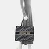 [Gebraucht] Book Tote Medium Blau Leinwand Besticktes Monogramm Handtasche - Sehr Gut #GPY9F