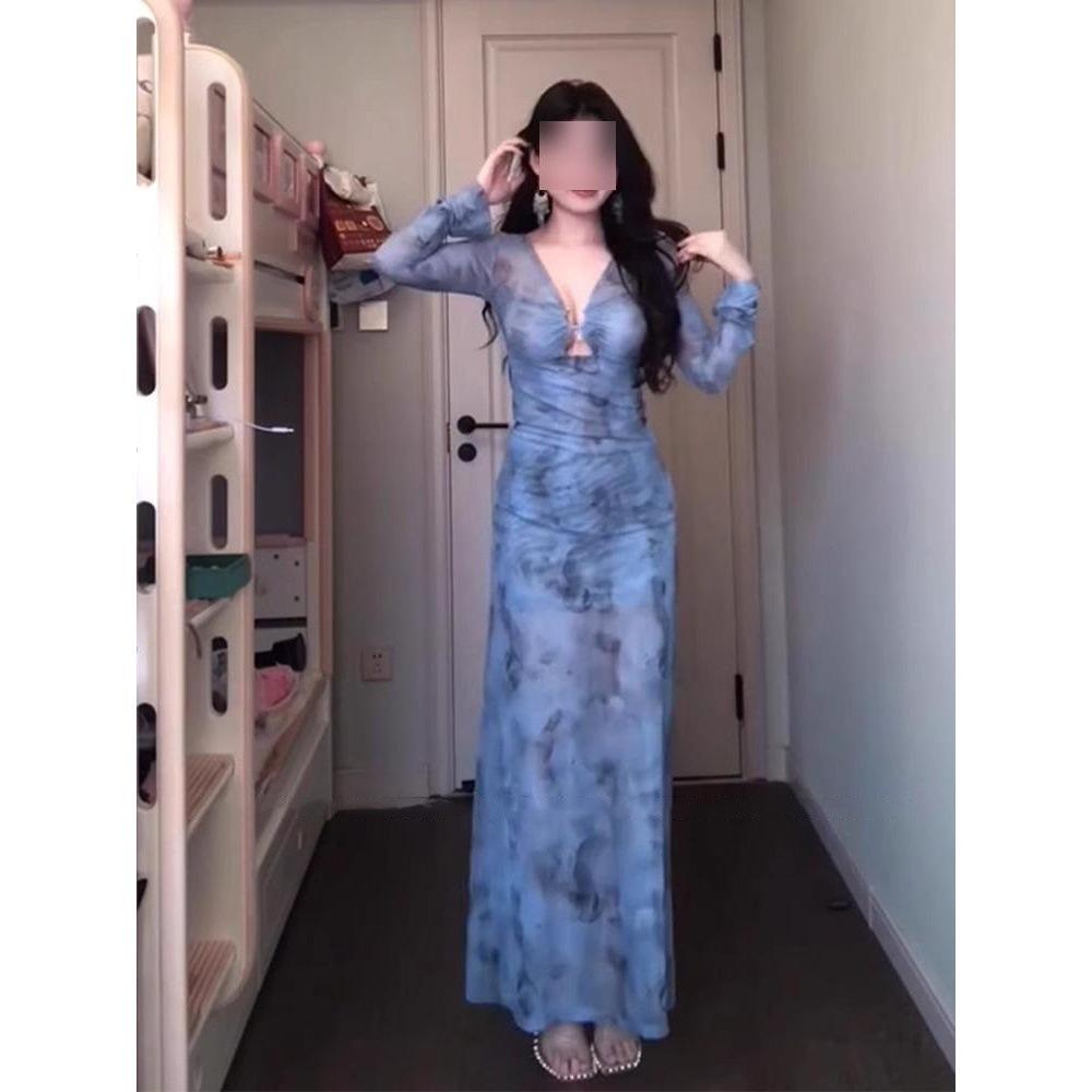 Reine Begierde Badeurlaub wunderschönes langes Kleid tiefer V-Ausschnitt Temperament Langarmkleid