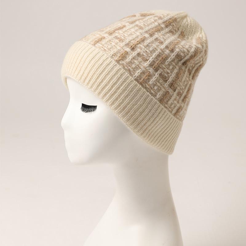 

New cashmere Xiaoxiang three-piece set warm and windproof plaid women s autumn and winter knitted hat gloves scarf чорний