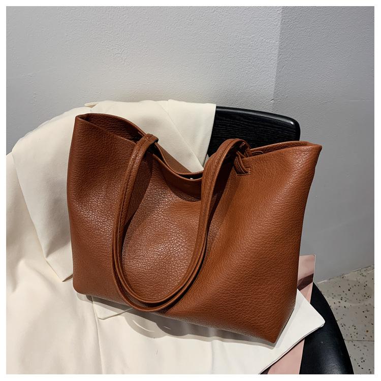Large Capacity Bag Women's Bag 2025 New Trendy Fashion Retro Shoulder Mother and Child Bag Texture Versatile Tote Bag Soft Leather