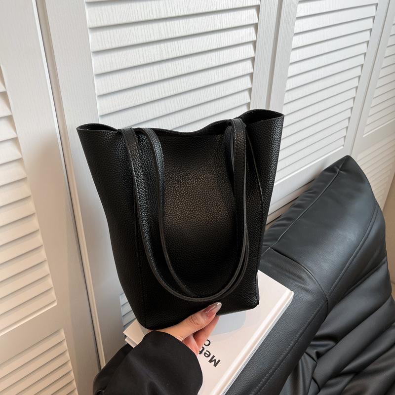 Summer Shoulder Bag Women's New Simple and Versatile Large-capacity Underarm Bag Fashionable Bucket Bag