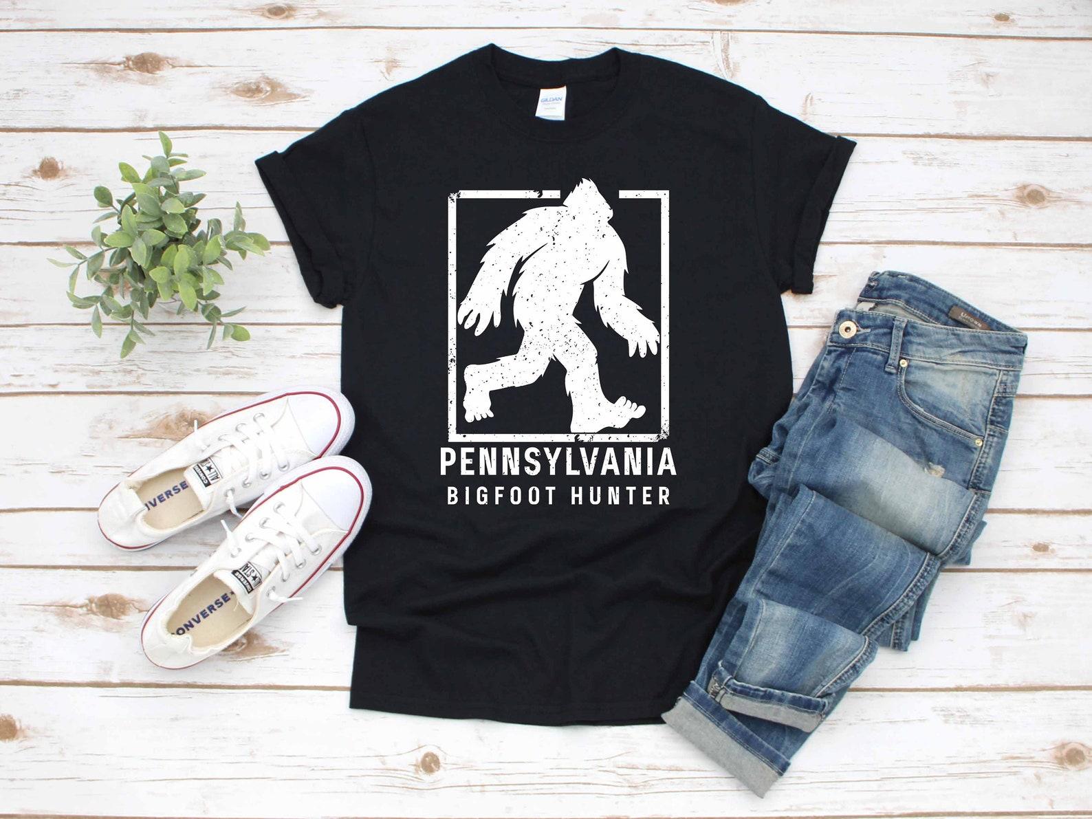 Pennsylvania Bigfoot Sasquatch | T-Shirt | Tank Top | T-shirt | T-shirt |T-shirt | Apparel Gift L
