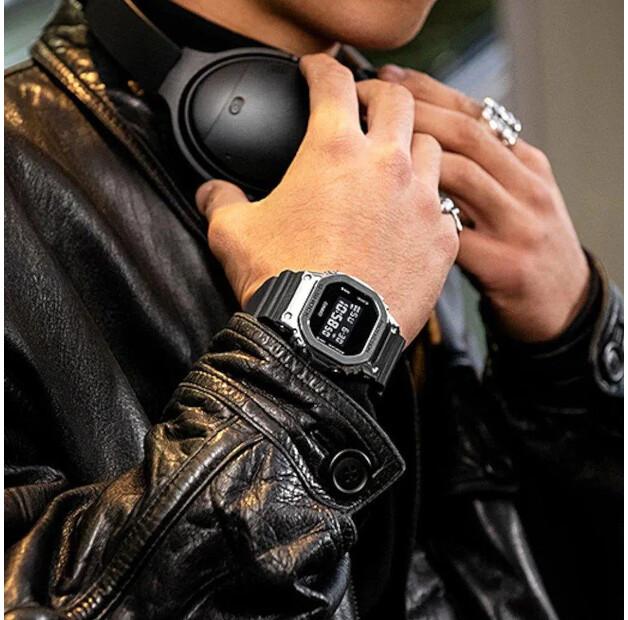 Часы Casio G-Shock GM-S5600-1ER