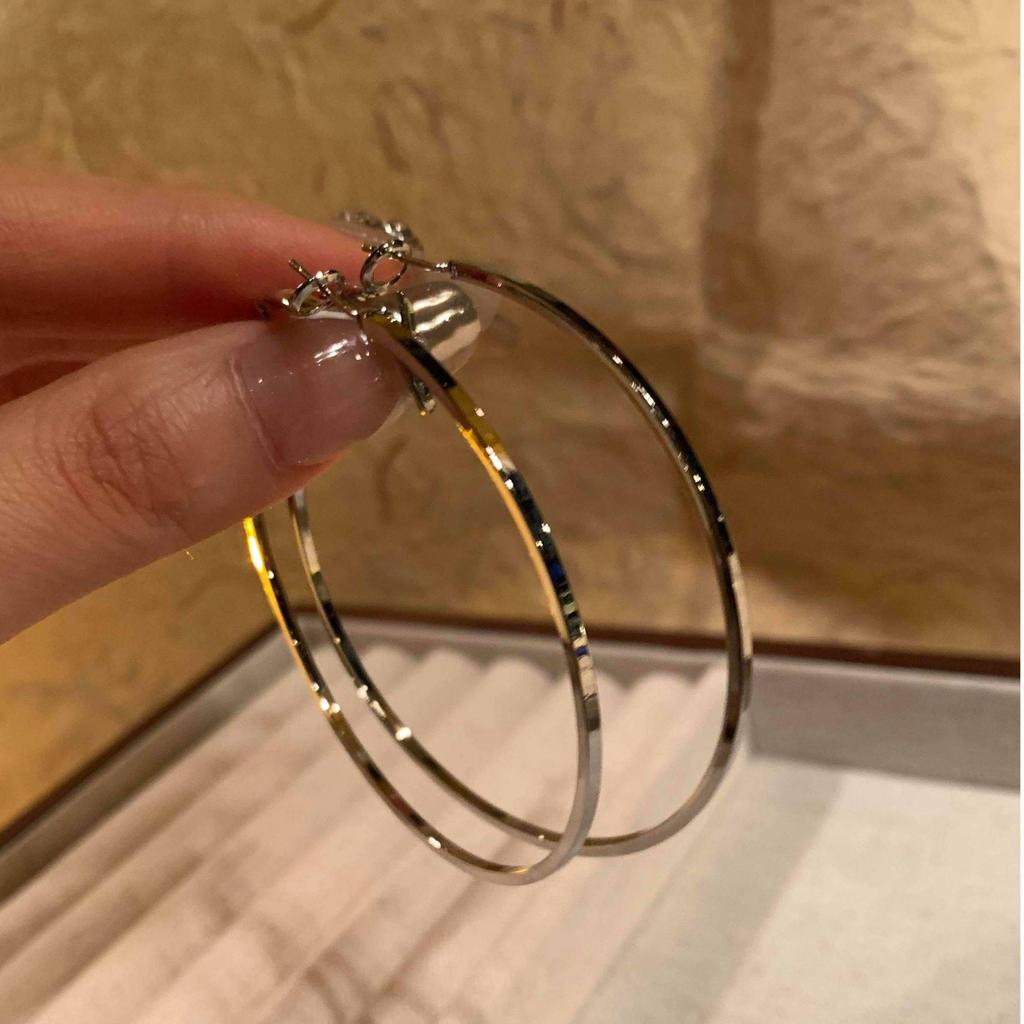 Elegante europäische und amerikanische Statement-Creolen für Damen – Luxuriöses, modisches Design für Herbst/Winter.