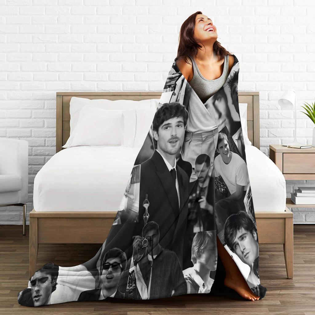 Jacob Elordi Actor Throw Blanket for Couch Soft Fuzzy Plush Blanket 50x60 Inch Multi-size Bedspreads for All Seasons