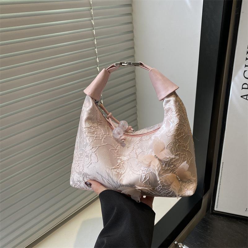 

Новая сумка женская в китайском стиле ретро весна и лето 2025 новая шелковая жаккардовая модная и простая на плечо через плечо розовый