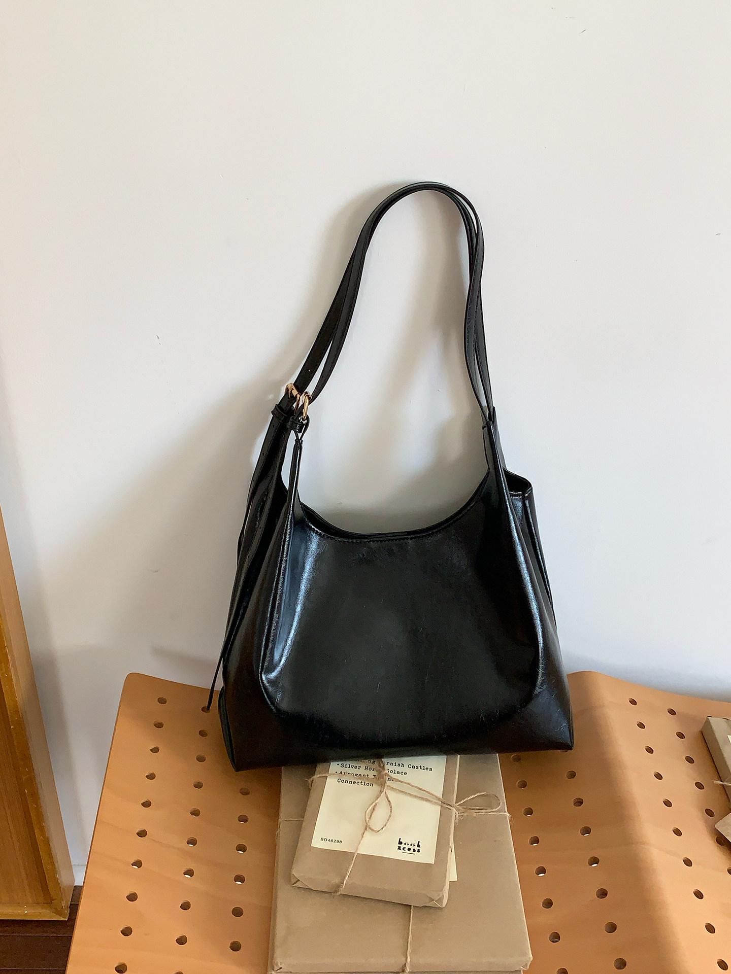 

Vintage Solid Color Waxed Leather Shoulder Bags for Women Large Capacity Ladies Crossbody Bag Korean Simple Female Handbag Tote чёрный