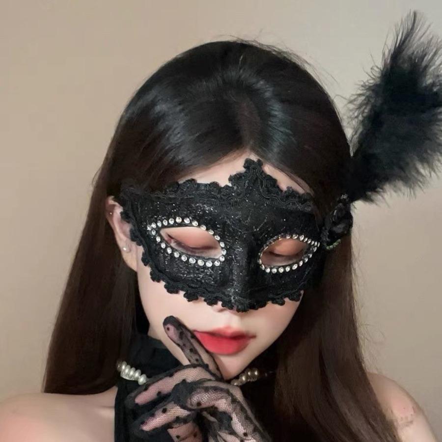 Halloween mask costume party with makeup costume-cosmetically transformed face mask, costume accessories,half-face lace-edged feather headpiece,mask