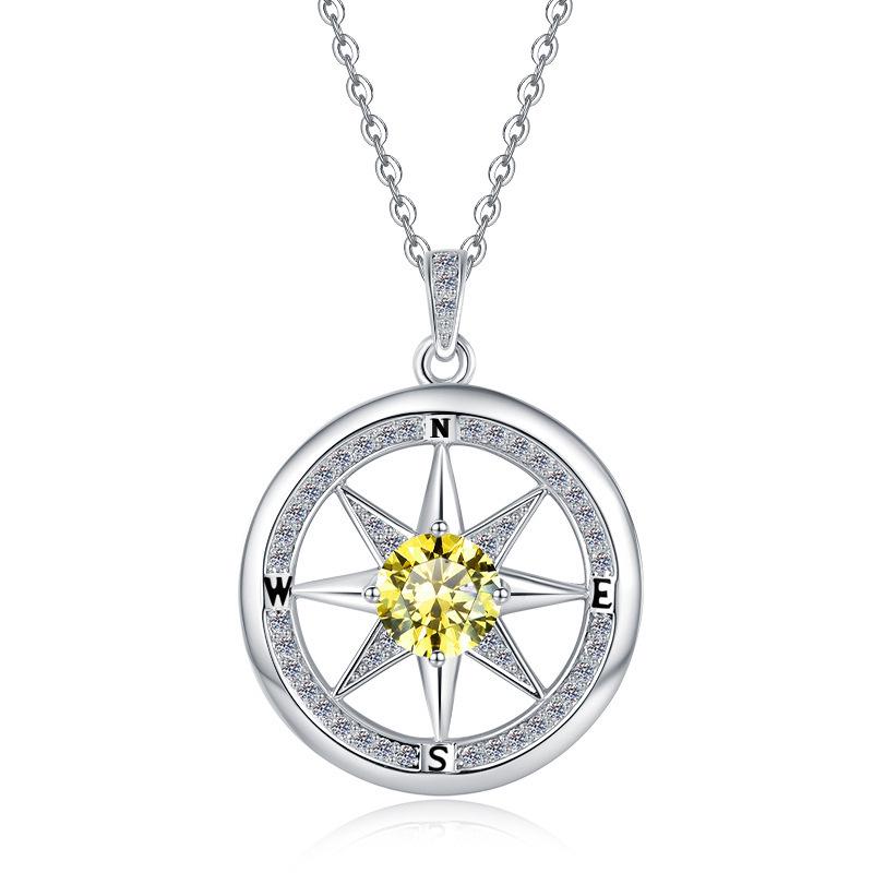 Collana Pendente Bussola Stella a Otto Punte Placcata Oro Bianco con Moissanite Colore D da 1/2 Carato