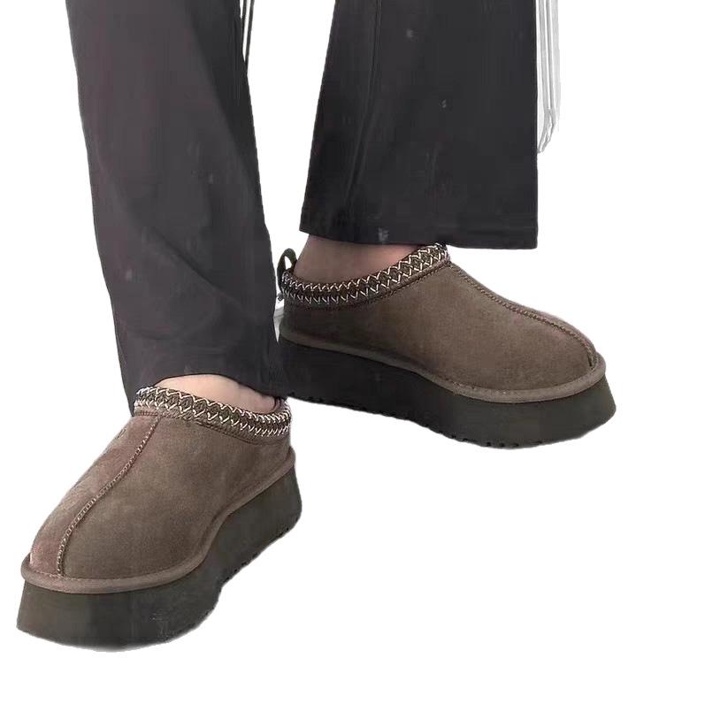 2025 Ethnic Style Snow Boots Leather & Fur Winter One-Piece Thick Sole Non-Slip Flat Furry Cotton Shoes