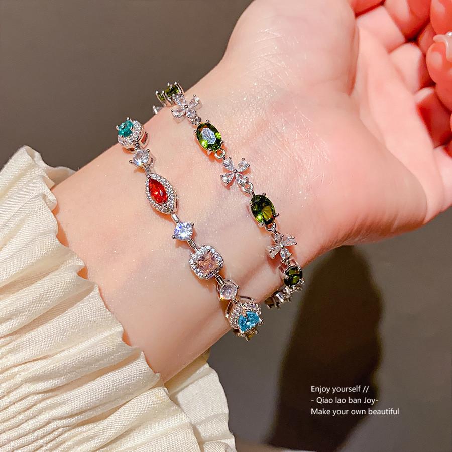 Geometric Heart Charm Bracelet With Silver Finish For Women Gift Holiday