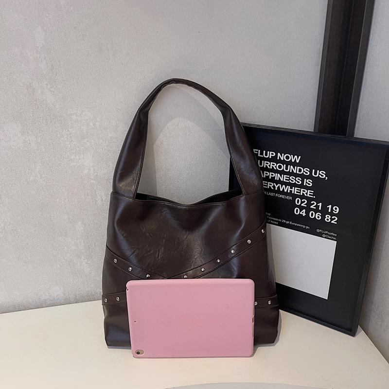 High Quality Solid Hasp Faux Suede  Rivet Shoulder Bags for Women Fashiable Versatile Stylish Design Armpit Crossbody Bags