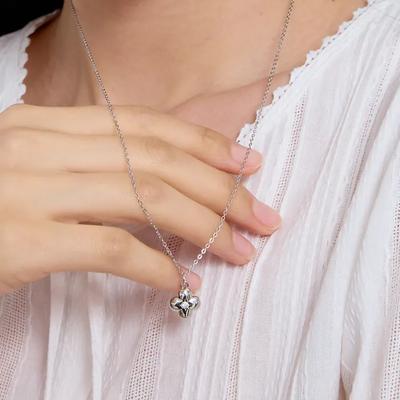 Bold Clover Necklace