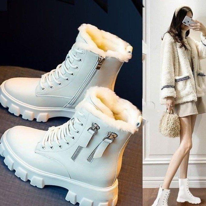 New Exquisite Women's Boots with Thick Bottom Anti slip and Wear resistant Modern Boots with Thick Velvet and Warm Snow Boots