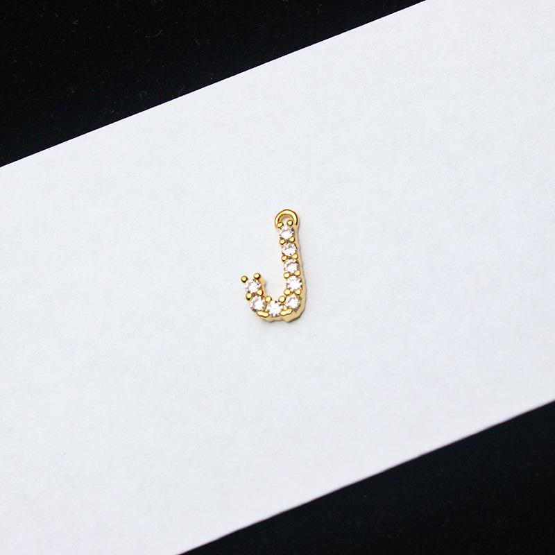 Copper-Plated Gold Micro-Inlaid Diamond English Letter Pendant: 26 Charm Options for Necklaces or Earrings