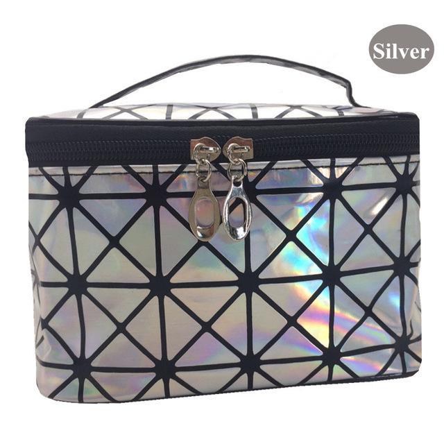 

Женская дорожная косметичка