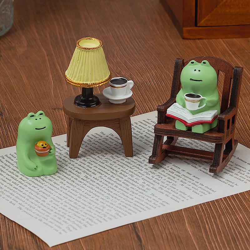 Japanese Frog Coffee Table Ornament: Cartoon Miniature Healing Rocking Chair Decoration