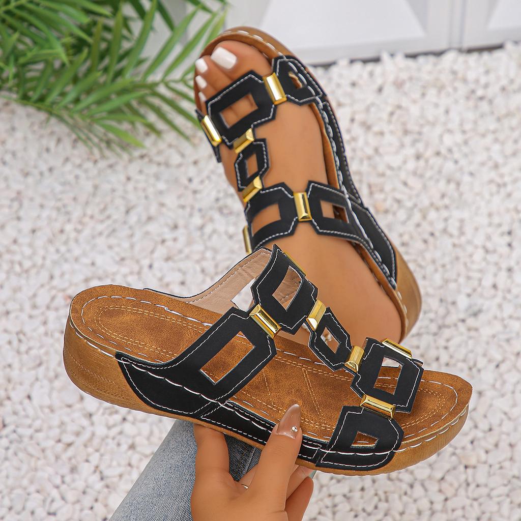 Fashion Solid Color Women 2026 Women's New Leather Fish Mouth Thick Bottom Fashionable Belt Buckle  Cool Slippers