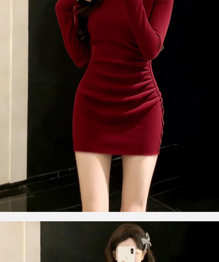 Red Slim-Fit Hip-Hugging Skirt for Women - Perfect for Layering Under Coats in Autumn and Winter