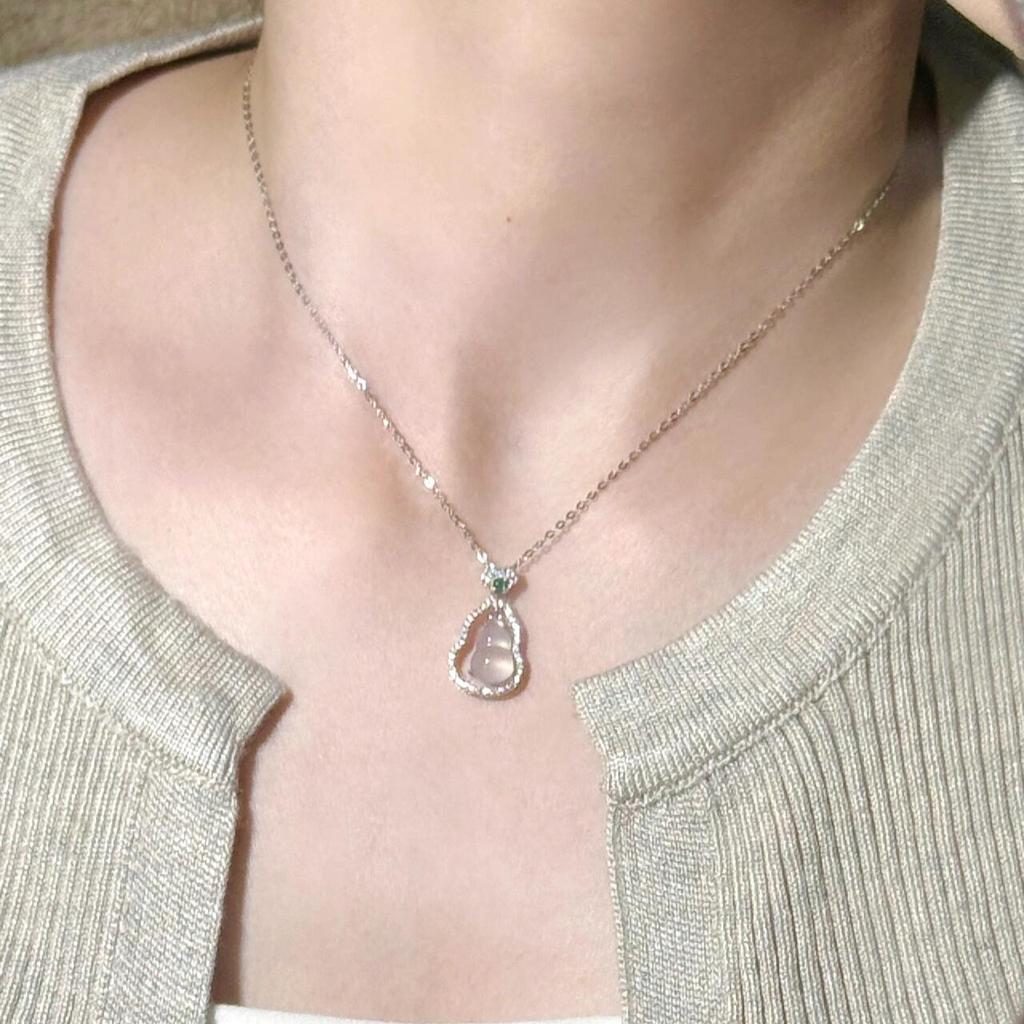 Ethnic style imitation white chalcedony gourd necklace New Chinese light luxury ice clear jade transparent imitation jade collarbone chain