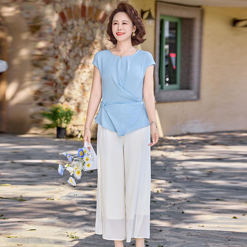 Mother's Summer Fashion: Stylish Solid-Color Age-Reducing Two-Piece Set with Wide-Leg Pants