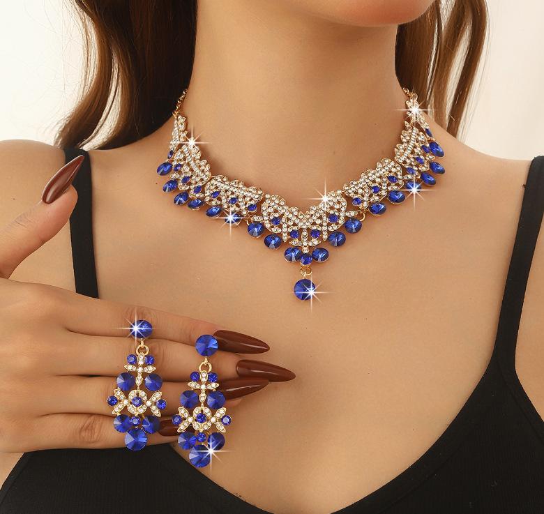 Atmospheric Rhinestones, Silver-plated Bride Jewelry, Necklace, Stud Earrings, Bracelet Set, Dress Accessories.