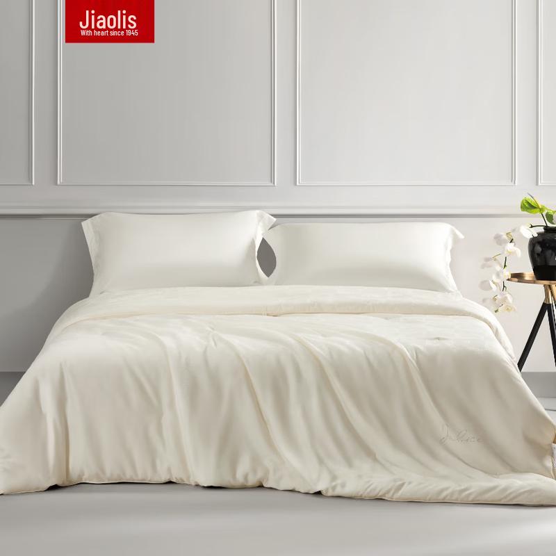 Jia Li Si Mulberry Silk Quilt